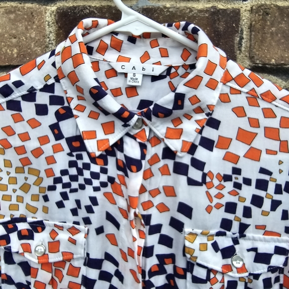 CAbi Grand Prix Geometric Print Button Dow Blouse Sz S - Picture 3 of 9